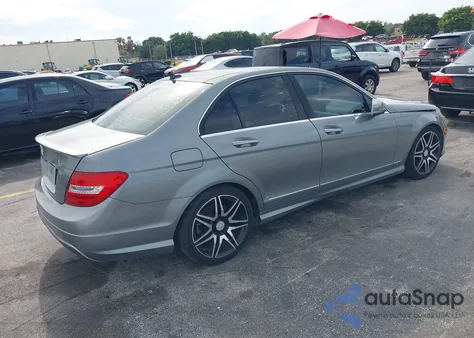 2013 Mercedes-Benz C 250 Sport from USA, damaged, VIN WDDGF4HB0DR287017